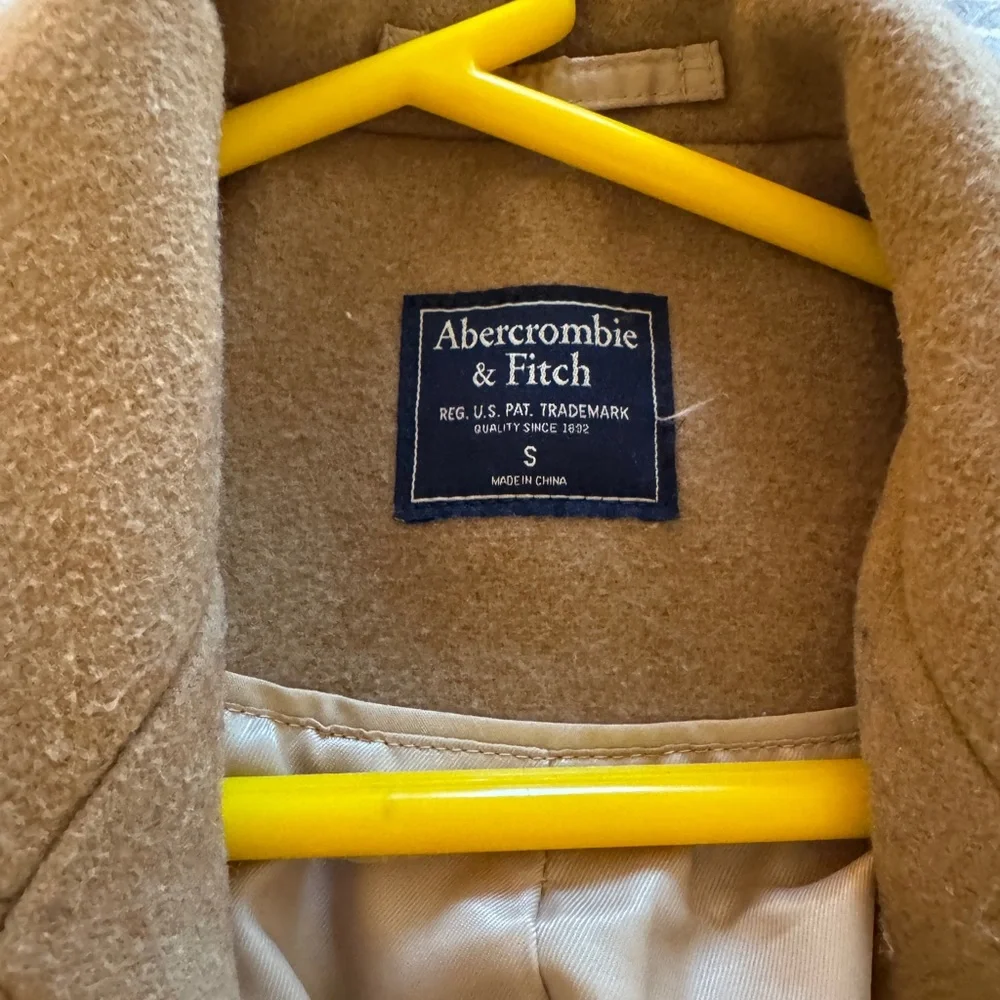 Abercrombie & Fitch tan over coat - Picture 3 of 3